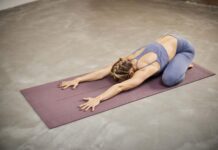 Cómo activar tu metabolismo con esta postura de yoga