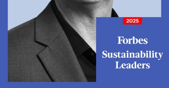 Forbes incluyó a David Ortiz, director de Solar United Neighbors, como una de las 50 personas más influyentes en el mundo del Sustainability Leaders List.