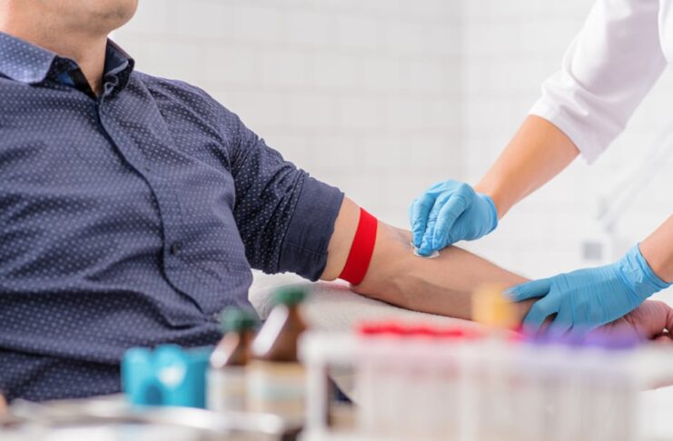 Crean dos medidas para fomentar donación de sangre al Centro Médico tras investigación periodística que reveló incumplimiento de agencias de gobierno.