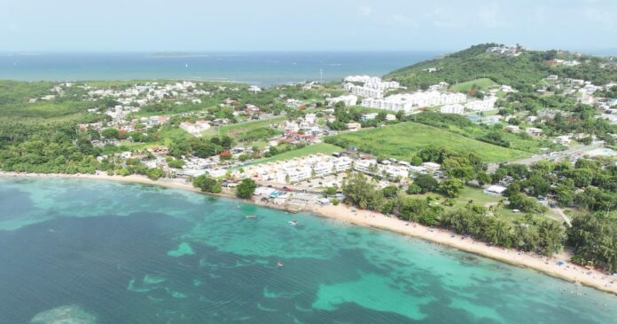 Con el fin de brindar seguridad a los bañistas en estas playas de Fajardo y Luquillo.