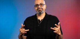 Conoce la inspiradora trayectoria de Moody Meléndez, mente creativa de la lucha libre en Puerto Rico, hasta su llegada al equipo creativo de WWE.