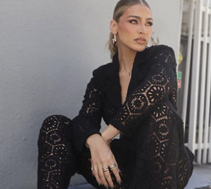 Migbelis Castellanos seduce con conjunto de encaje negro, Karina Banda y Chiquibaby presumen looks de mezclilla en México, Maite Perroni viste de verde oliva a tono con el otoño ¡y más guapas con estilo!