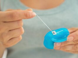 ¿Debería usar un hilo dental de agua, hilo dental, o ambos?
